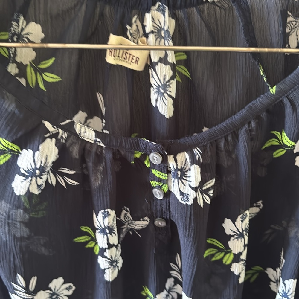 Hollister Sheer Floral Cap Sleeve Top, Size Medium - Picture 2 of 7